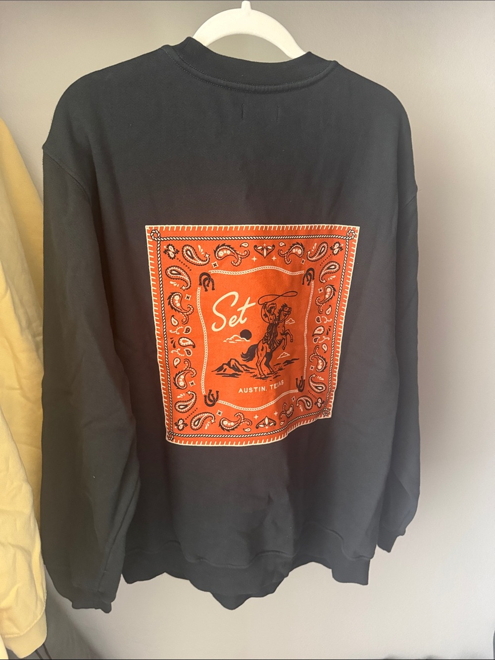 SET Active Austin TX Crewneck M/L